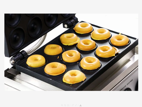 Donut maker for mini donuts